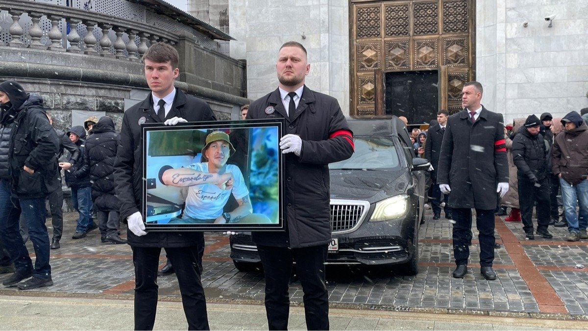 «Как человек с полуторами ярдами может ездить без брони?»