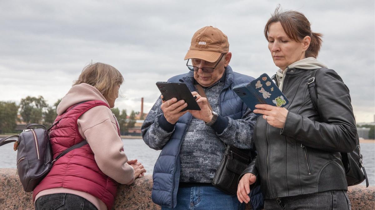 Москвичи пожаловались на перебои со связью. По данным «Ъ», операторам поручили ограничить работу мобильной сети