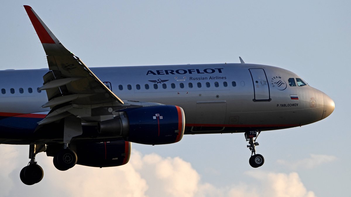 An Aeroflot plane lands at Krasnoyarsk airport on 7 August 2023. Photo: Ilya Naimushin / Sputnik / Scanpix / LETA