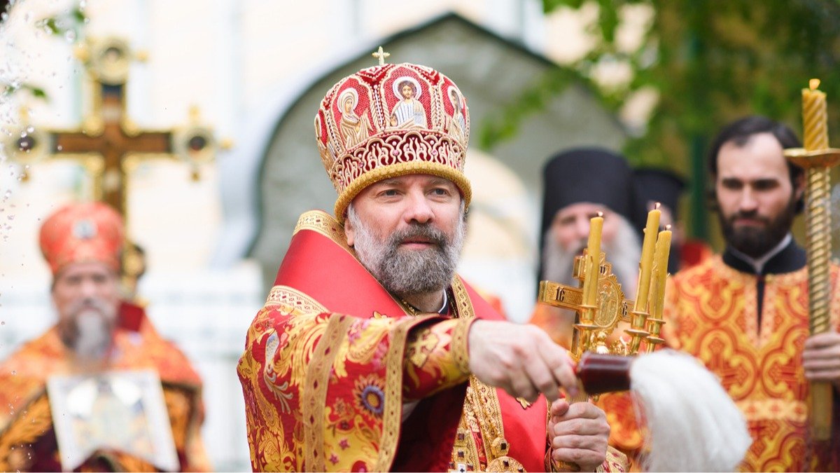 Крестным знамением победим биомеханоидов и инопланетян